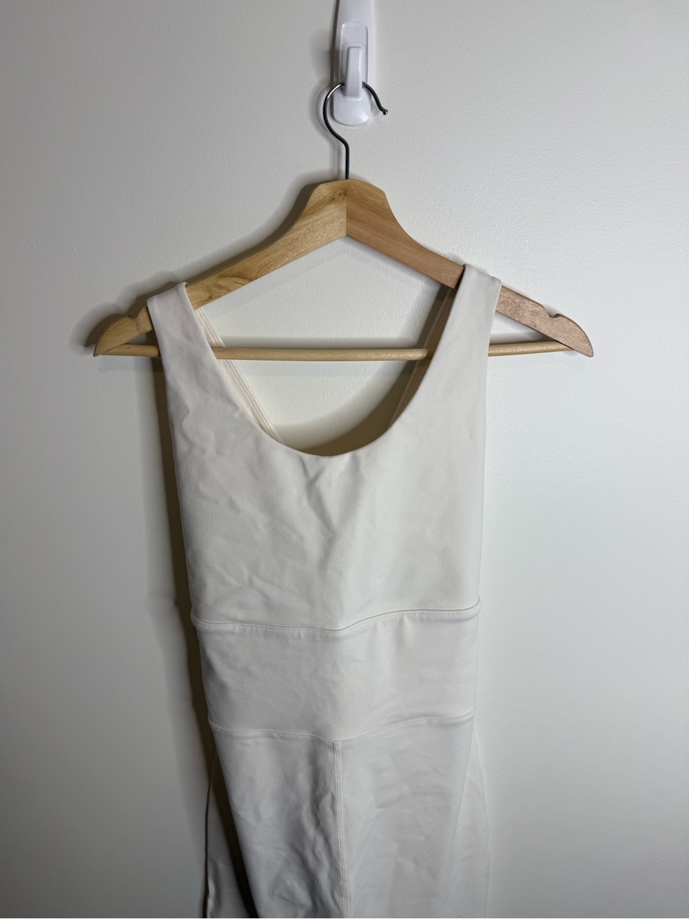 ALO Yoga One Piece jumpsuit capris white sports bra High support large - Picture 3 of 8